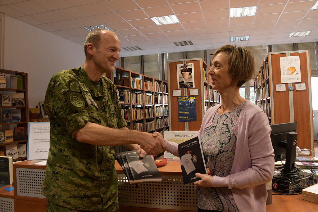 53580630711 082d13ab5c B 53580630711 082d13ab5c b